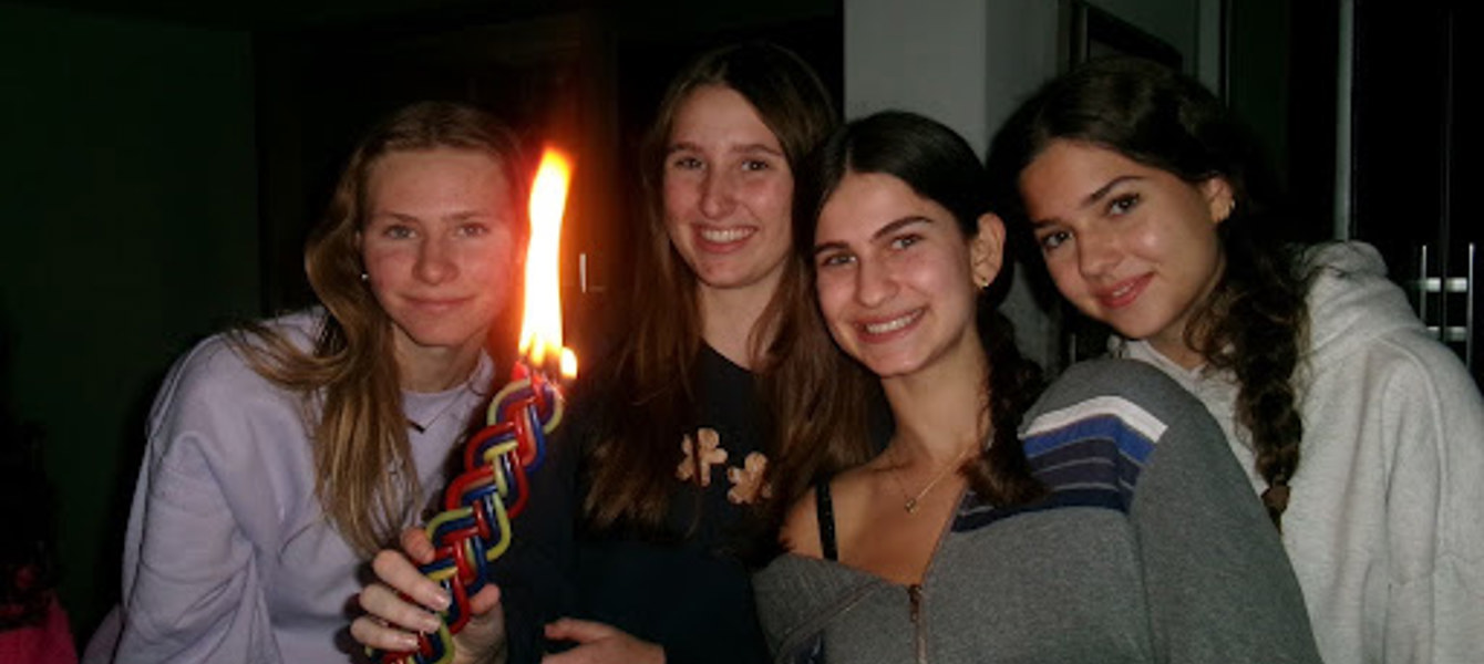 6810dfed63df105293da0418_abbyroth4-29