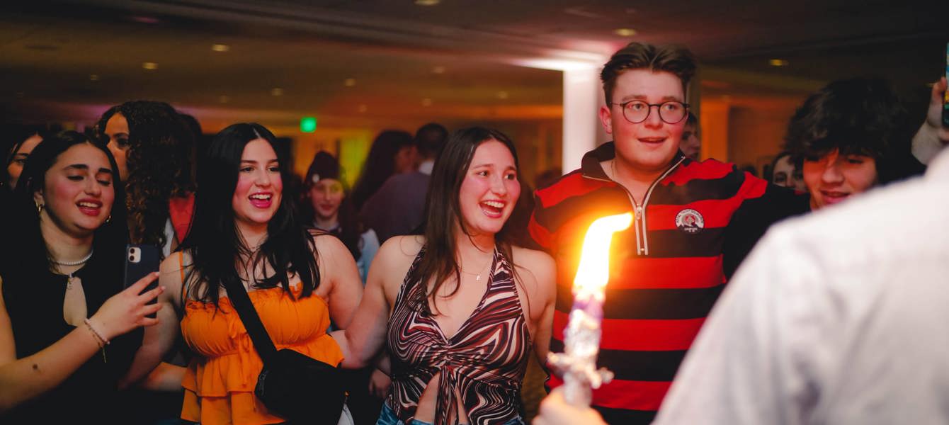 63eaa02f8a098f318bc027ec_R1200696