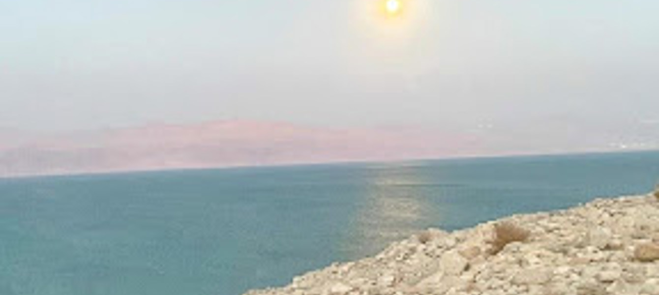 657b7fed70a7ee188679c8f5_leah main image