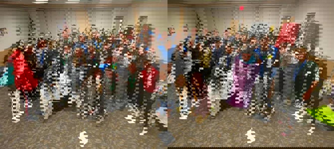 5dced516792b960f86b872a5_Shabbaton Group Photo