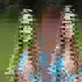 5dcf084cea4ae81cf8a59757_Lauren Katz