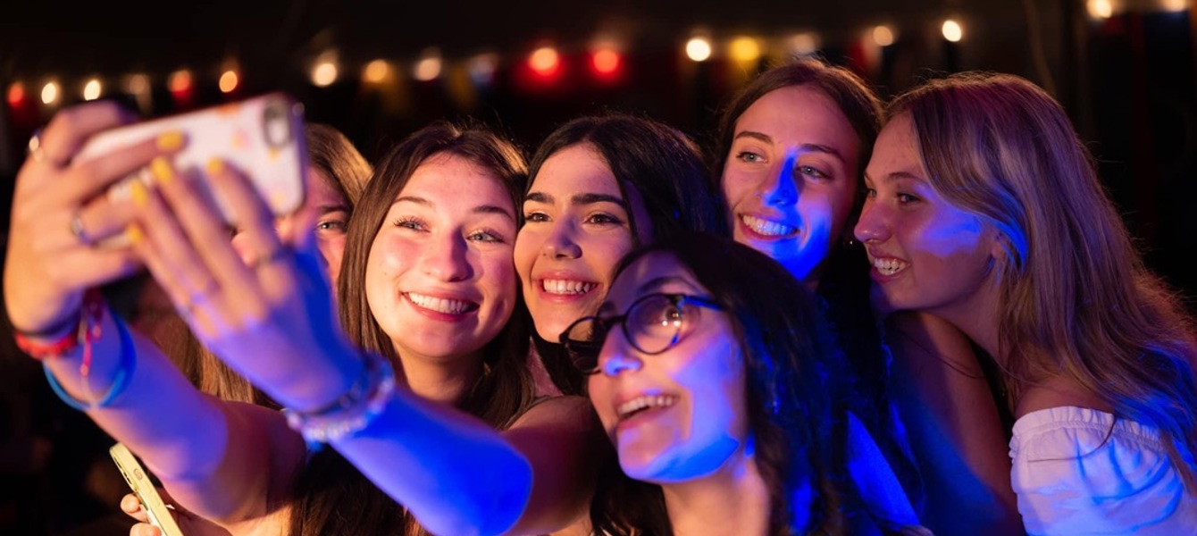 647ce1ab764a65148011e283_Courtney Saxe