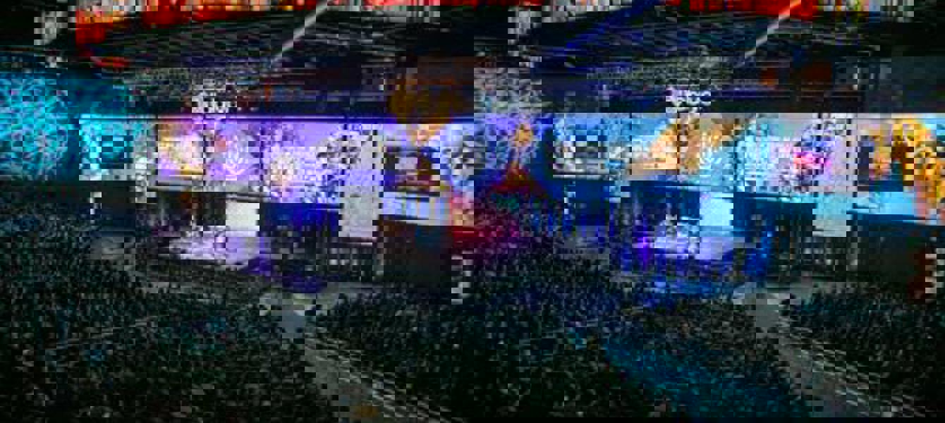 602a95fe972bc21cf451a7da_Story 2 Photo