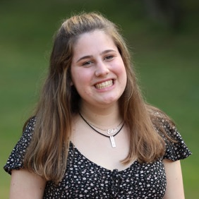 5dcf0a37e9864ca35dd998c4_Estee Moss