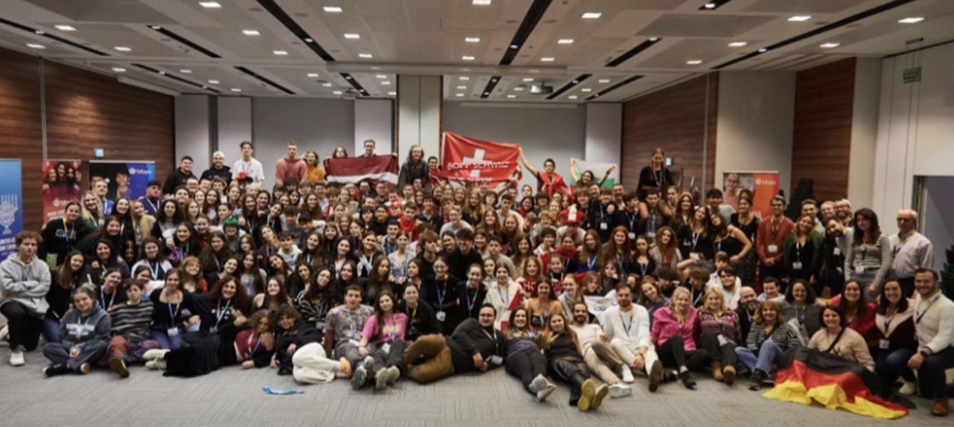 6388e093b404740afef9d45d_AviKP